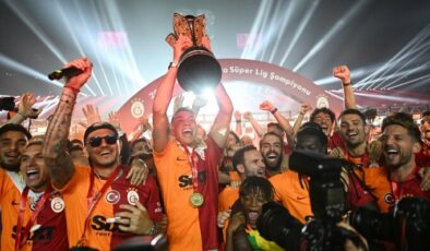 Galatasaray’ın kutlamalarında şarkılar konuştu! İşte futbolcuların tercihi